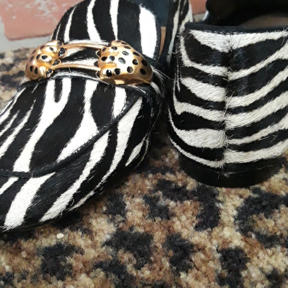 Schutz Zebra Animal Loafer Dylan Gold Paw Panther 6 Womens shoes new black white - Picture 10 of 11